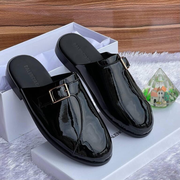 Classic black corporate Italian shoe.